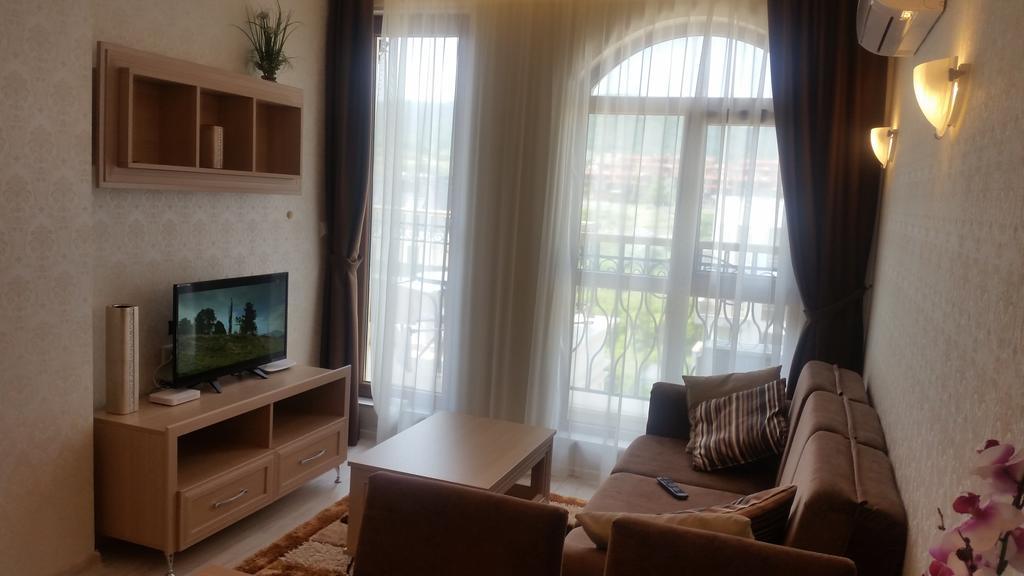 Harmony Suites Apartment سفيتي فلاس المظهر الخارجي الصورة